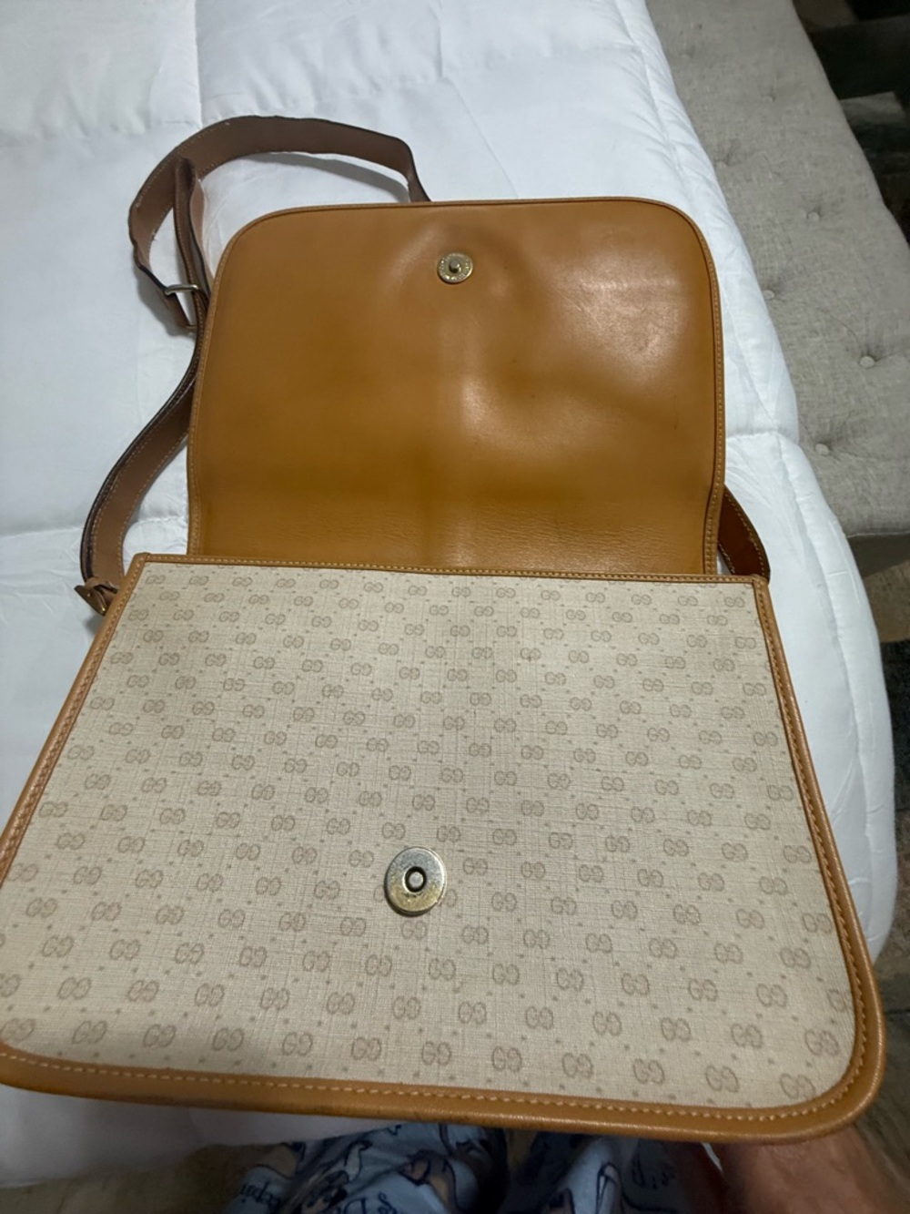 Gucci Beige Canvas Crossbody with Tan Leather and Green-Red Stripe - Picture 6 of 9